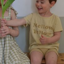 Mellow yellow tee Rylee and Cru