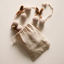 Guirlande en tricot cerises Gentil Coquelicot