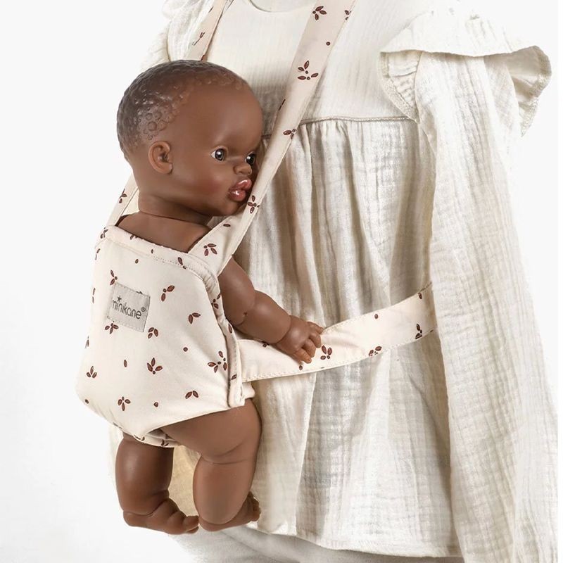 Vegetal velvet baby carrier for dolls Minikane