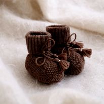Chaussons chocolat et pochon brodé Gentil Coquelicot