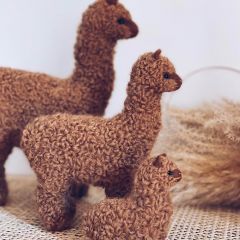 Petit alpaga en laine alpaga camel Petit Kolibri