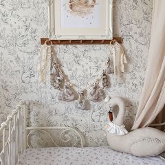 Decorative swan cushion Mirabelle