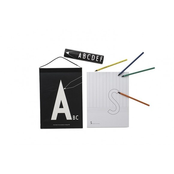 Crayons de couleur Alphabet Design Letters