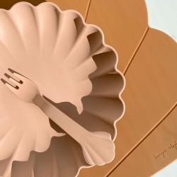 Silicone placemat clam terra cotta Konges Slojd