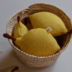 Hochet citron Mikanu